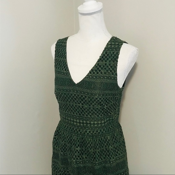 Banana Republic Lace Dress - Picture 2 of 6